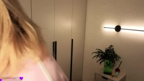 Miroslava friends call me Mira  online show from 04.08.26