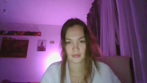 Snapshot of glitter_doll chatting on 01.10.25 glitter_doll online show from 01.10.25