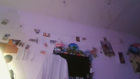 Snapshot of glitter_doll chatting on 01.15.25 glitter_doll online show from 01.15.25