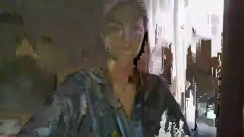Snapshot of glitter_doll chatting on 01.17.25 glitter_doll online show from 01.17.25