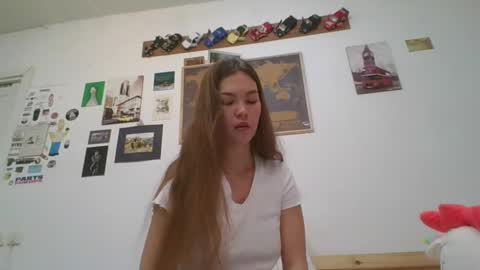Snapshot of glitter_doll chatting on 01.21.25 glitter_doll online show from 01.21.25
