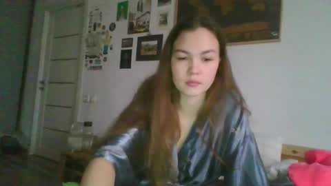Snapshot of glitter_doll chatting on 01.22.25 glitter_doll online show from 01.22.25