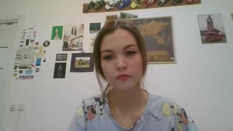 Snapshot of glitter_doll chatting on 01.26.25 glitter_doll online show from 01.26.25