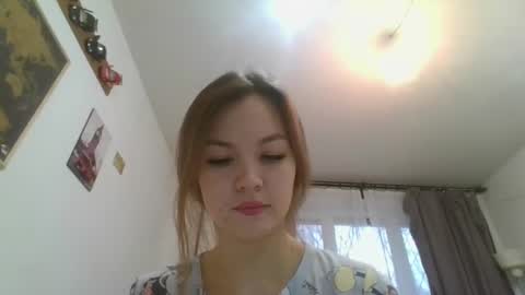 Snapshot of glitter_doll chatting on 01.28.25 glitter_doll online show from 01.28.25