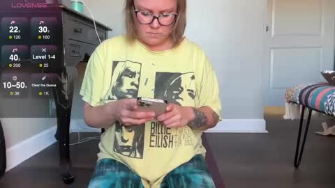 Snapshot of glitterkitty_108 chatting on 12.06.24 GlitterKitty 108 online show from 12.06.24