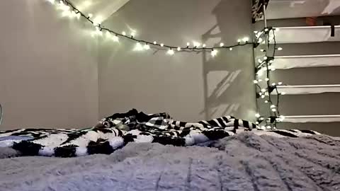 Snapshot of glizzy4u chatting on 10.06.25 glizzy4u online show from 10.06.25