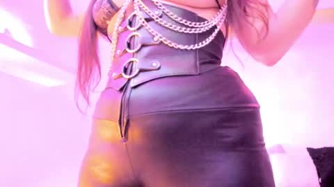 Mimi online show from 11.13.25