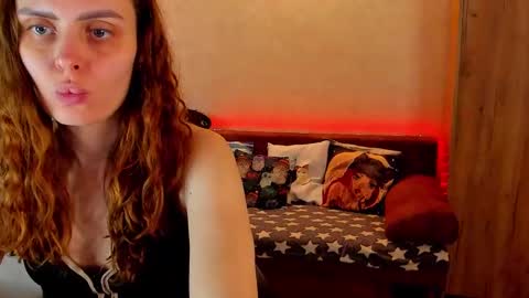 Gloria Wood online show from 12.07.24