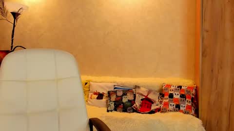 Gloria Wood online show from 03.08.25