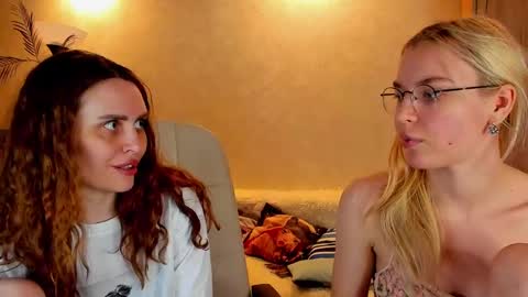 Gloria Wood online show from 03.12.25