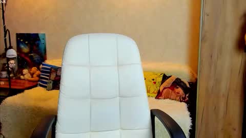 Gloria Wood online show from 10.21.25