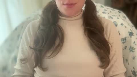 Gloria Pearl online show from 05.04.26