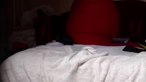 Snapshot of gloriaupperlove chatting on 10.17.25 Gloria online show from 10.17.25