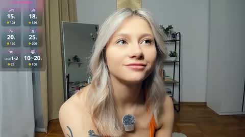 Snapshot of glossybabe_ chatting on 11.30.25 Cherry online show from 11.30.25