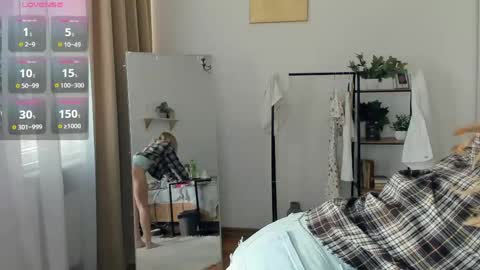 Snapshot of glossybabe_ chatting on 04.12.26 Cherry online show from 04.12.26