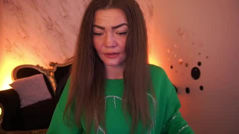 Snapshot of glow_kitten chatting on 04.03.26 glow_kitten online show from 04.03.26