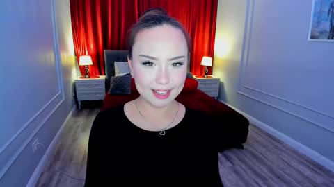 Snapshot of gloweme chatting on 03.11.26 Mila online show from 03.11.26