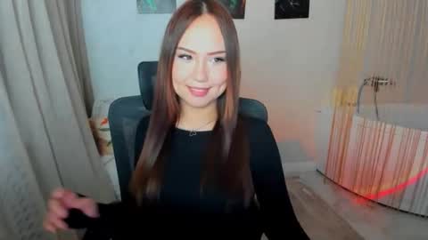 Snapshot of gloweme chatting on 03.12.26 Mila online show from 03.12.26