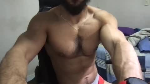 Snapshot of god_hunkules chatting on 01.01.25 god hunkules online show from 01.01.25