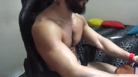 Snapshot of god_hunkules chatting on 02.02.25 god hunkules online show from 02.02.25