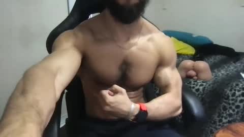 Snapshot of god_hunkules chatting on 02.25.25 god hunkules online show from 02.25.25