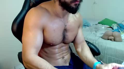 Snapshot of god_hunkules chatting on 10.10.25 god hunkules online show from 10.10.25