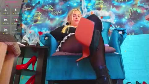 Snapshot of goddess_isabella11 chatting on 10.23.25 Mrs. Isabella online show from 10.23.25