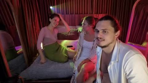   330 UTC2 girls   online show from 11.07.25