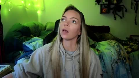 Snapshot of goddess_of_mars chatting on 01.02.25 Patricia Mars Goddess of Mars twitter thegoddessmindy online show from 01.02.25