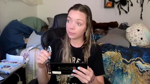 Snapshot of goddess_of_mars chatting on 01.23.25 Patricia Mars Goddess of Mars twitter thegoddessmindy online show from 01.23.25