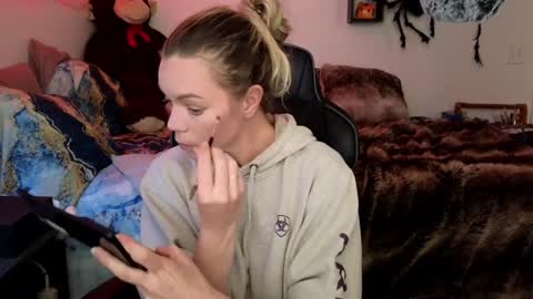 Snapshot of goddess_of_mars chatting on 01.28.25 Patricia Mars Goddess of Mars twitter thegoddessmindy online show from 01.28.25