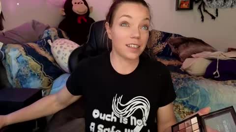 Snapshot of goddess_of_mars chatting on 02.13.25 Patricia Mars Goddess of Mars twitter thegoddessmindy online show from 02.13.25