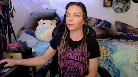 Snapshot of goddess_of_mars chatting on 03.04.25 Patricia Mars Goddess of Mars twitter thegoddessmindy online show from 03.04.25