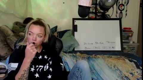 Snapshot of goddess_of_mars chatting on 09.11.25 Patricia Mars Goddess of Mars twitter thegoddessmindy online show from 09.11.25