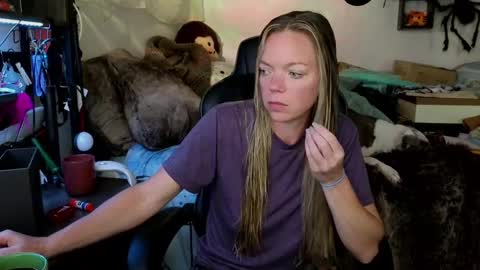 Snapshot of goddess_of_mars chatting on 10.07.25 Patricia Mars Goddess of Mars twitter thegoddessmindy online show from 10.07.25