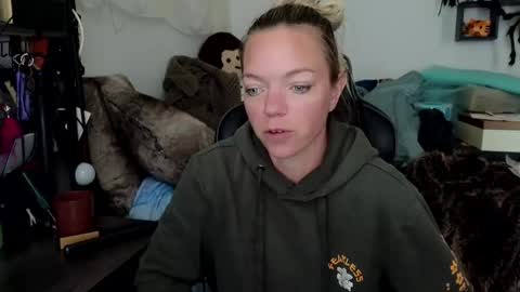 Snapshot of goddess_of_mars chatting on 10.09.25 Patricia Mars Goddess of Mars twitter thegoddessmindy online show from 10.09.25