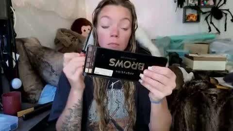 Snapshot of goddess_of_mars chatting on 10.14.25 Patricia Mars Goddess of Mars twitter thegoddessmindy online show from 10.14.25