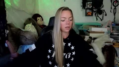 Snapshot of goddess_of_mars chatting on 10.22.25 Patricia Mars Goddess of Mars twitter thegoddessmindy online show from 10.22.25