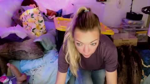 Snapshot of goddess_of_mars chatting on 10.28.25 Patricia Mars Goddess of Mars twitter thegoddessmindy online show from 10.28.25