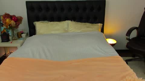 Katrin online show from 10.14.25