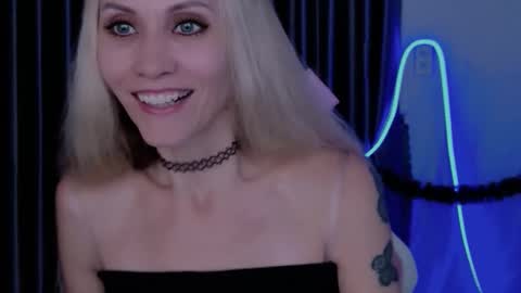 Snapshot of goddess_stars chatting on 01.08.26 Katarina online show from 01.08.26