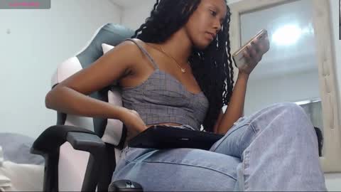 Snapshot of goddess_valen chatting on 11.06.25 goddess_valen online show from 11.06.25