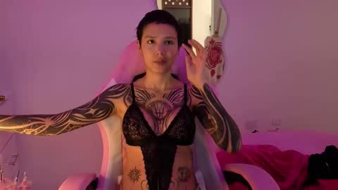 Snapshot of goddess_vee_ chatting on 01.10.26 vee online show from 01.10.26