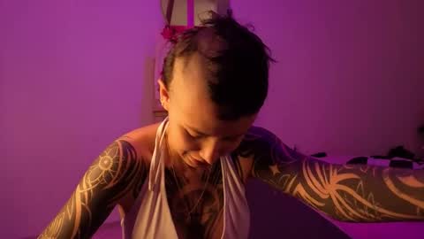 Snapshot of goddess_vee_ chatting on 02.04.26 vee online show from 02.04.26