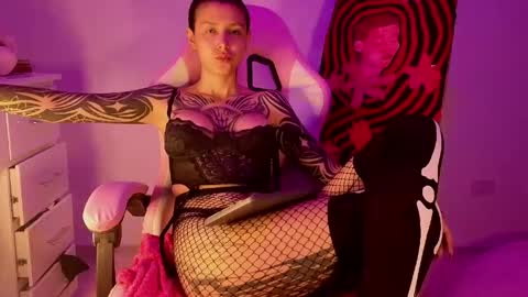 Snapshot of goddess_vee_ chatting on 03.25.26 vee online show from 03.25.26