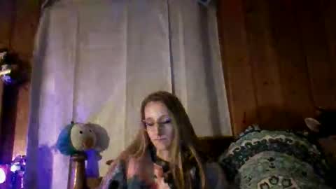 Snapshot of goddesschloexo chatting on 12.16.25 GoddessChloexo online show from 12.16.25