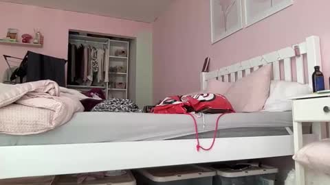 Snapshot of goddesselxo chatting on 05.27.26 Goddess L online show from 05.27.26