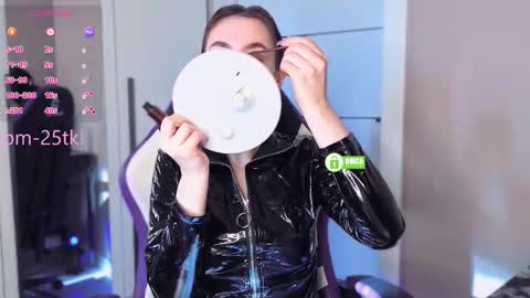 Snapshot of goddessemmmyy chatting on 03.24.26 Goddess EmmaBratt princess online show from 03.24.26