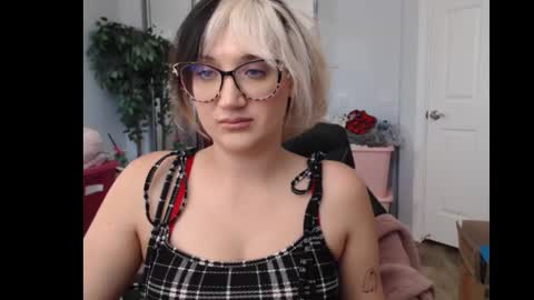 Snapshot of goddessemmy chatting on 11.03.25 Goddess Emmy online show from 11.03.25