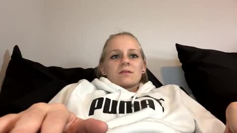 feyaa22 online show from 12.16.24